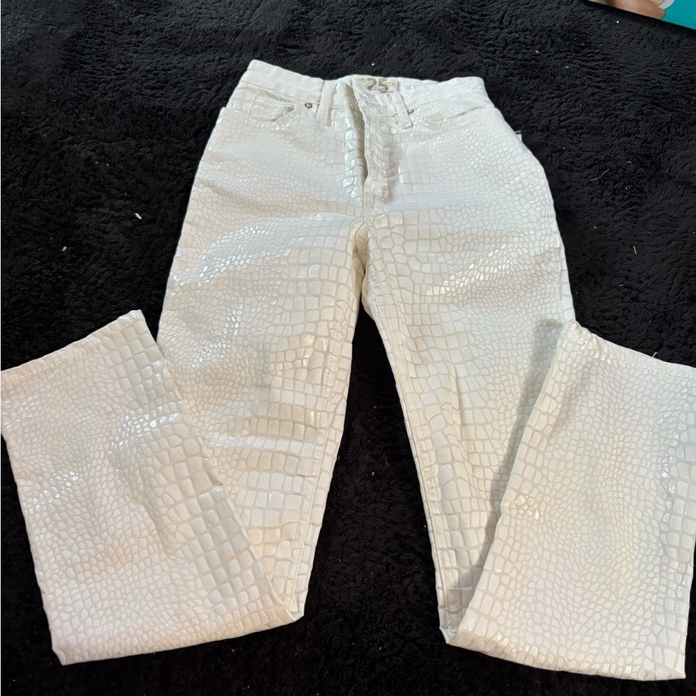 We The Free Cream Croc-Embossed Straight Leg Jeans size 25